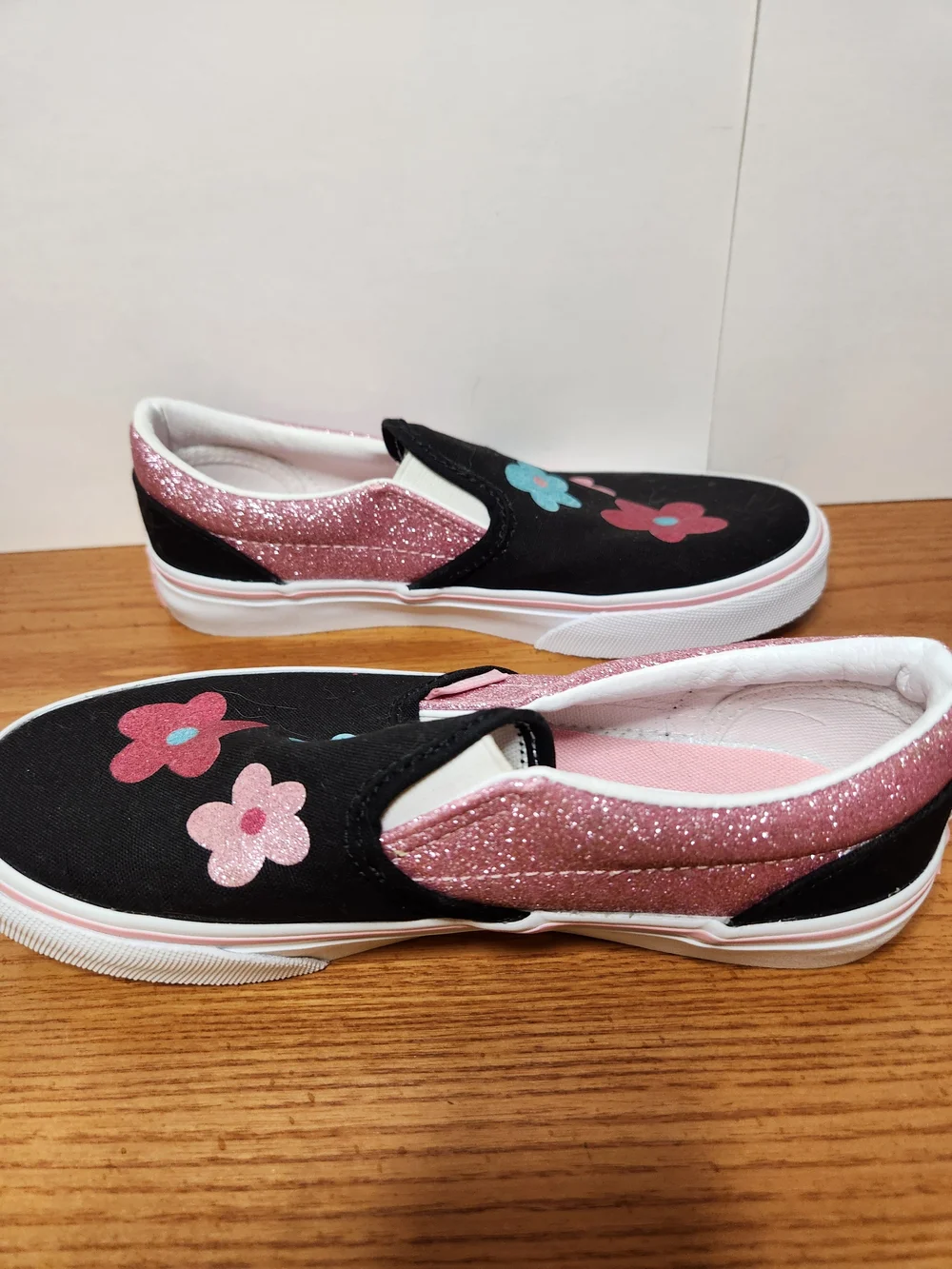 NWOT Vans girls slip on sneakers size 2